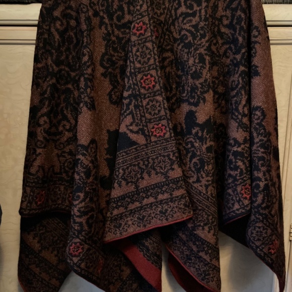 PERUVIAN CONNECTION BLACK, BROWN RUANA CAPE WITH RED ACCENTS AND EMBROIDERY - Picture 16 of 16